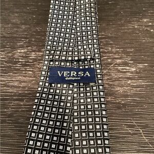 Men’s Versa black and white 100% silk Classic tie